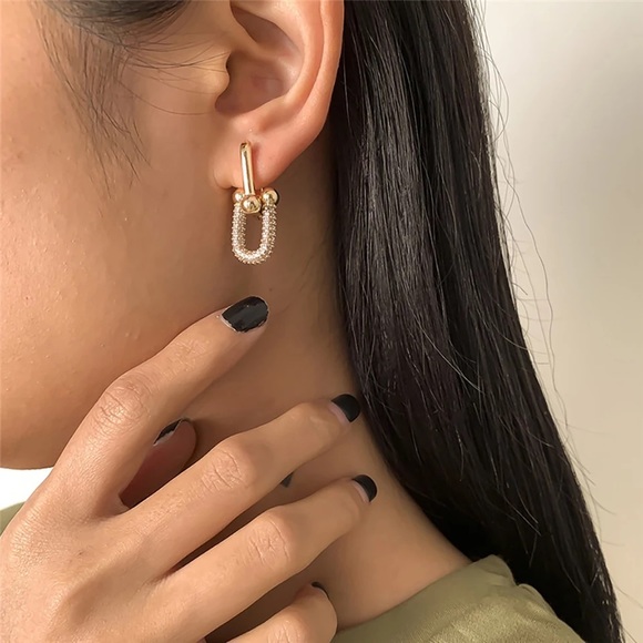 Anthro Crystal Horseshoe Mini Hinges U-Shaped 2-Dangle Drop Earrings Clear Dia - Picture 9 of 16